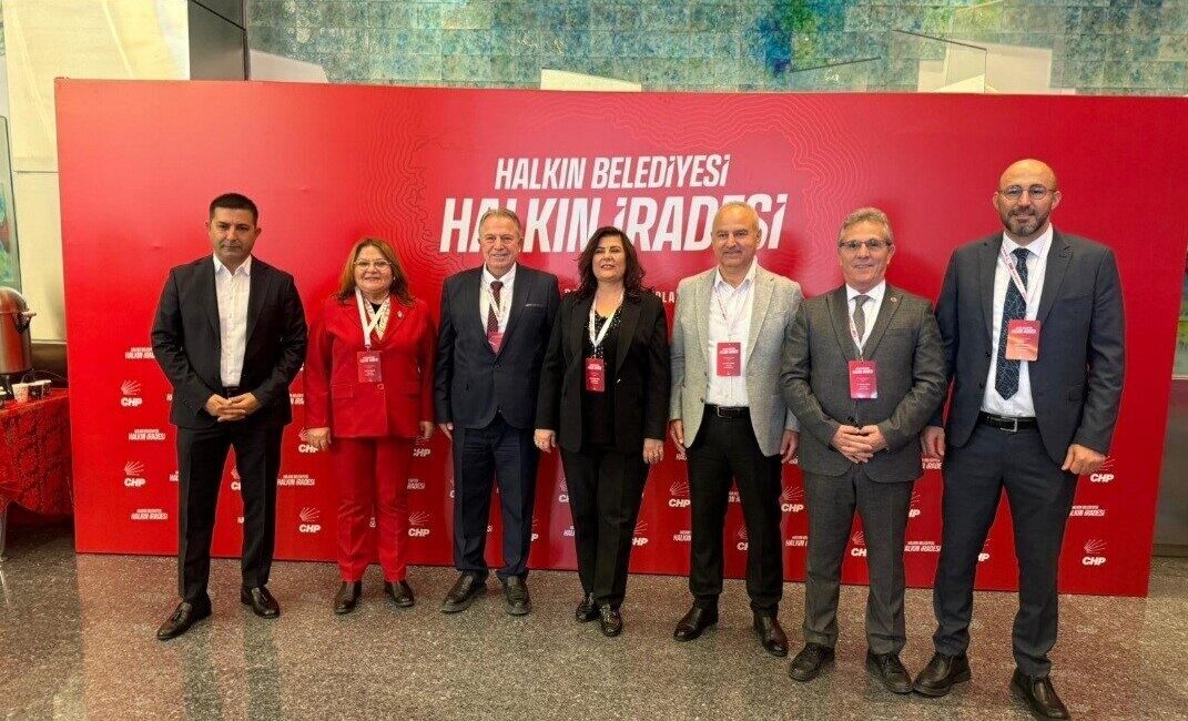 Kuşadası Belediye Başkanı Ömer Günel, CHP Genel Başkanı Özgür Özel