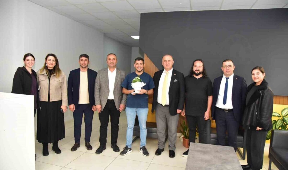 İncirliova Belediye Başkanı Aytekin Kaya, 22 Kasım Dünya Diş Hekimleri