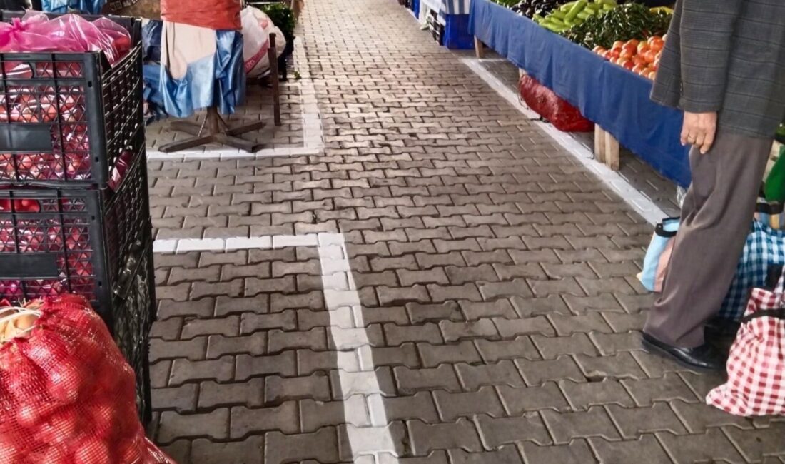 Efeler Belediyesi Zabıta Müdürlüğü ekipleri, ilçede kurulan halk pazarlarında işgaliye