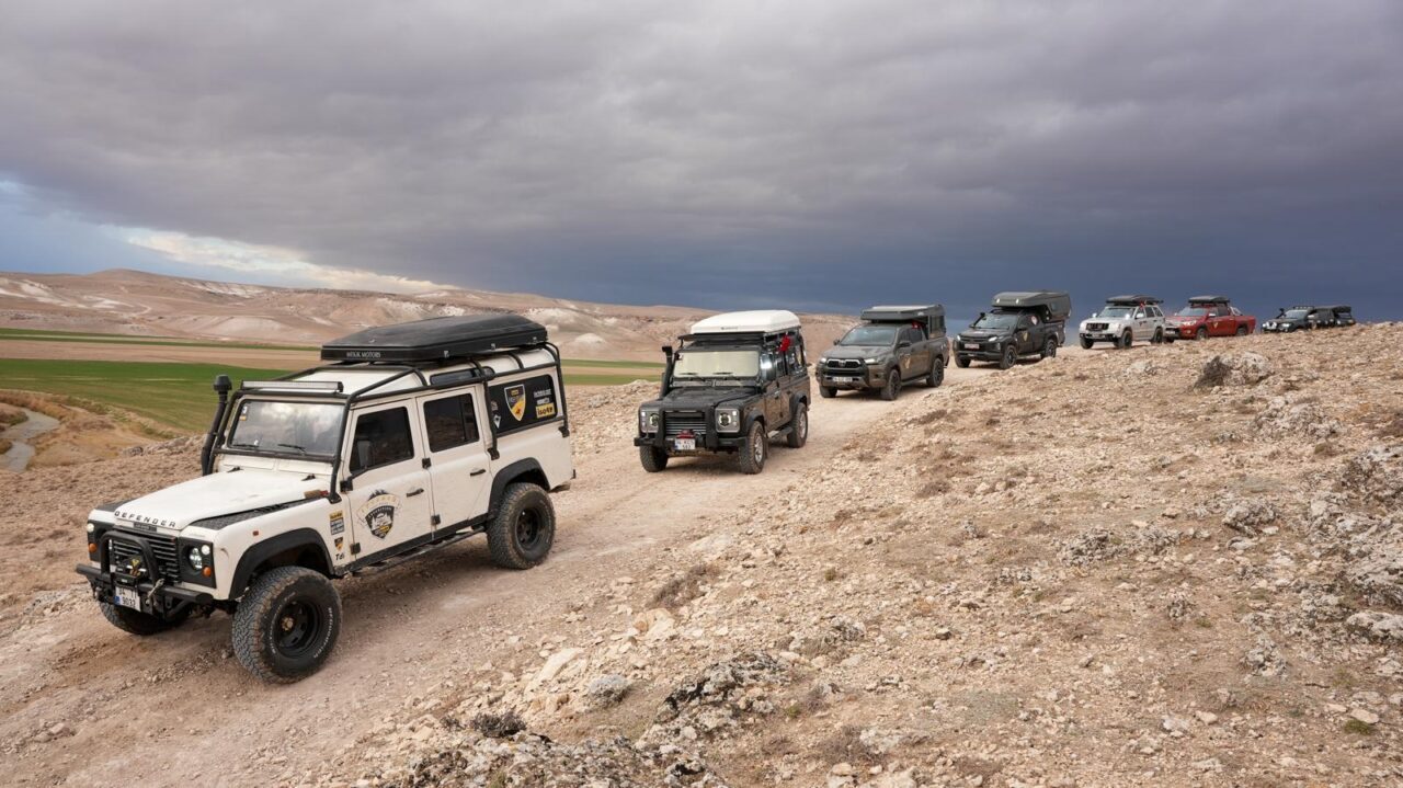 KÜTAHYA (AA) – İstanbul Off-Road Kulübü (İSOFF) üyesi 57 kişi,