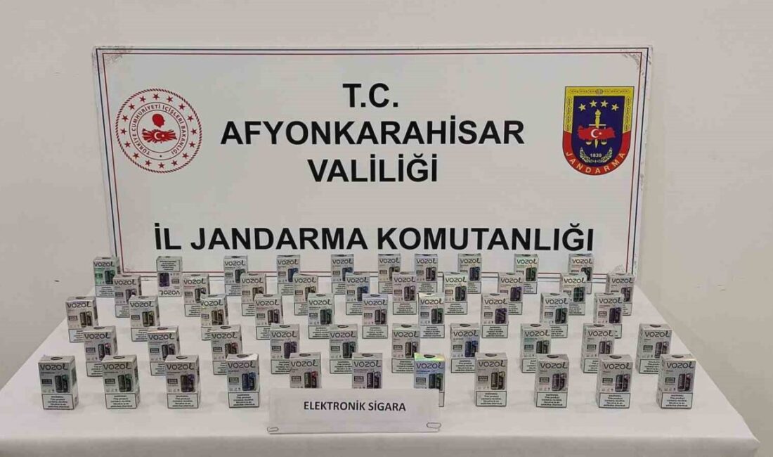 Afyonkarahisar’da jandarma tarafından düzenlenen operasyonda 51 adet elektronik sigara ele