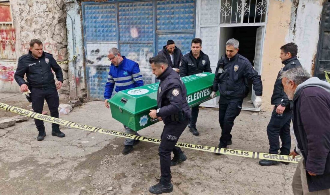 Aksaray’da yakınlarının dünden beri ulaşamadığı 44 yaşındaki kadın evinde tabancayla