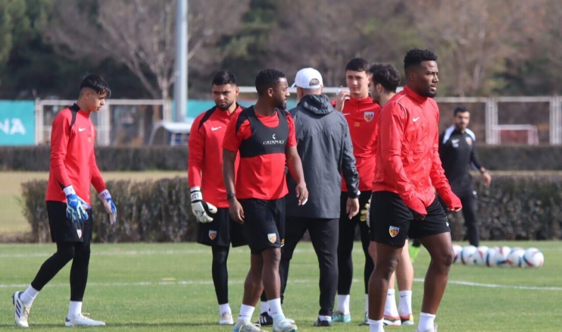 Kayserispor, Süper Lig’in 13. haftasında sahasında oynayacağı Fenerbahçe maçının hazırlıklarını