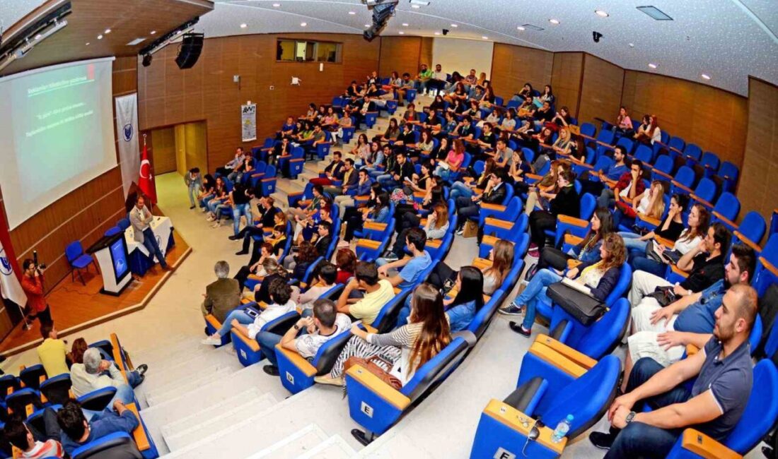 Yaşar Üniversitesi, dünyadan 749 üniversitenin girmeyi başardığı Times Higher Education