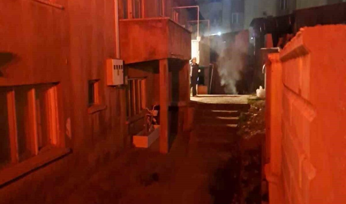 Isparta’da soba yakarken bacanın tıkanması sonucu yangın çıktı. Dumanları fark
