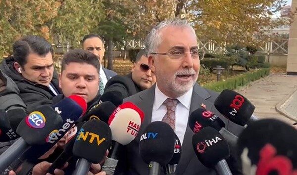 Çalışma ve Sosyal Güvenlik Bakanı Vedat Işıkhan asgari ücret sürecine