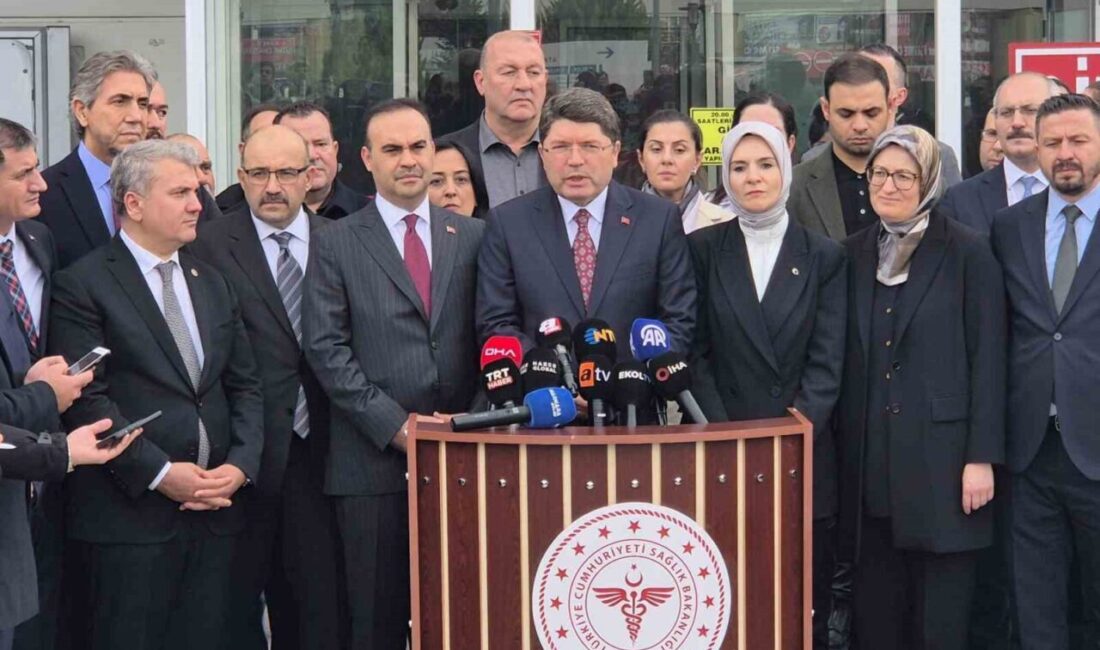 Balıkesir’in Karesi ilçesindeki mühimmat fabrikasındaki patlama sonrasında cenazeler toprağa verilirken,