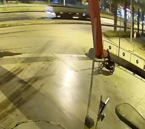 Denizli’nin Sarayköy ilçesinde bir gece 2 ayrı motosikleti çalan şüpheli,