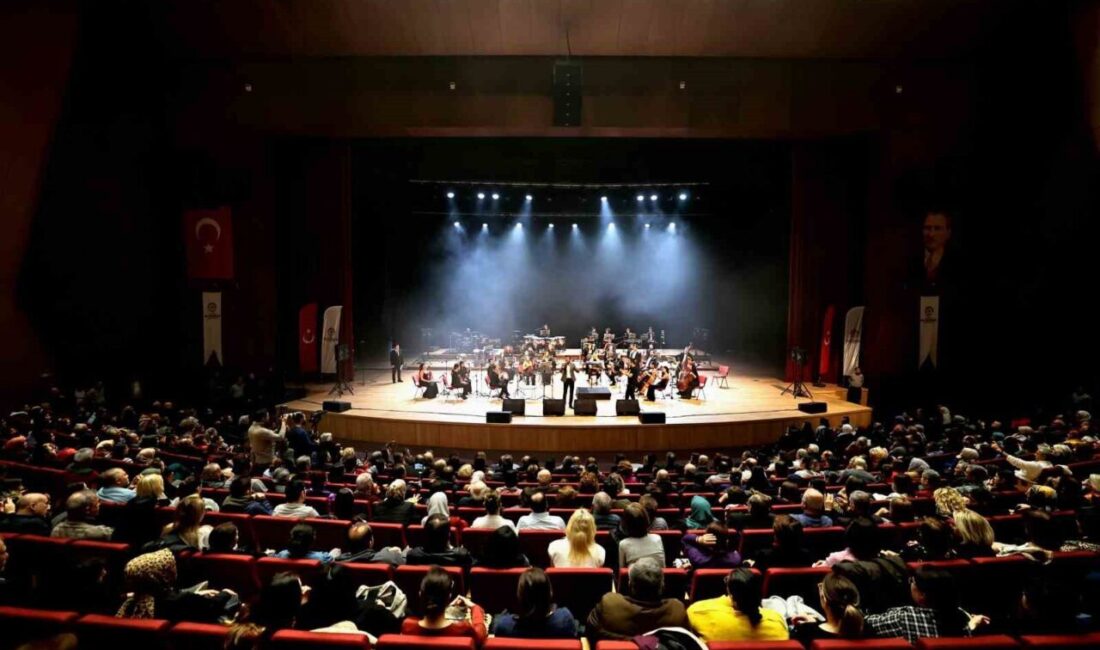 Denizli Büyükşehir Belediyesi, ünlü sanatçı Kubat ve Muğla Büyükşehir Belediyesi