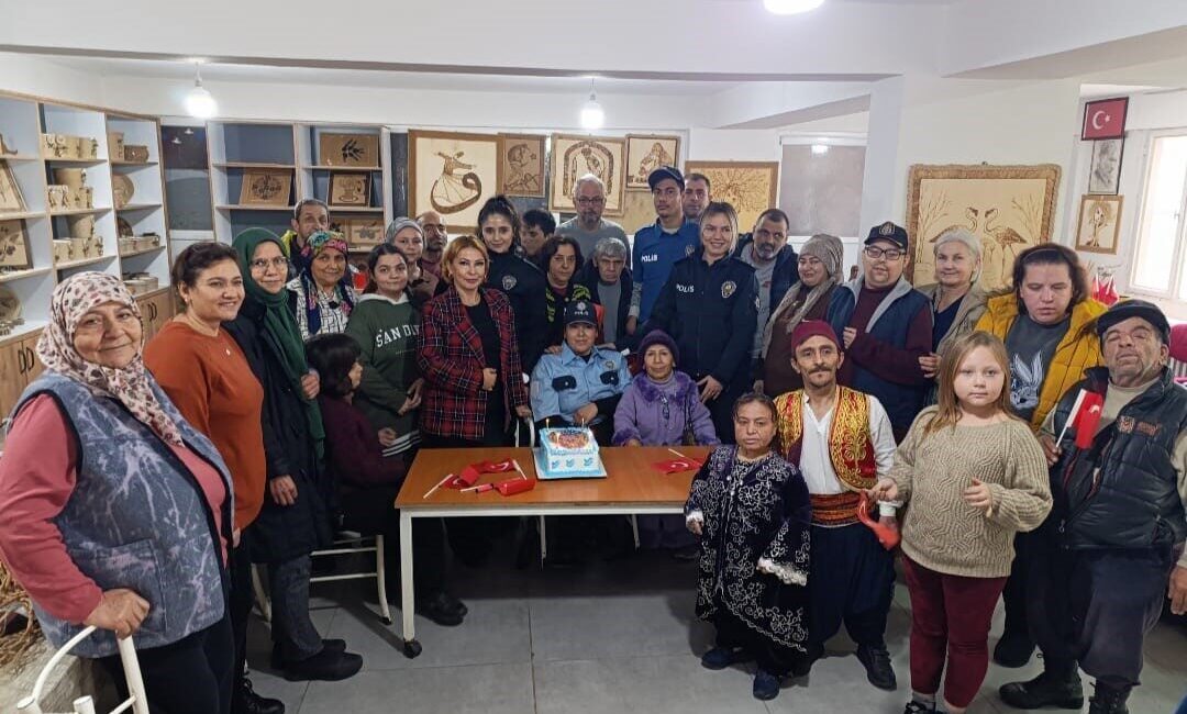 Balıkesir’in Ayvalık ilçesinde 30 yaşındaki ortopedik engelli Asuman Kavuncu’nun polis