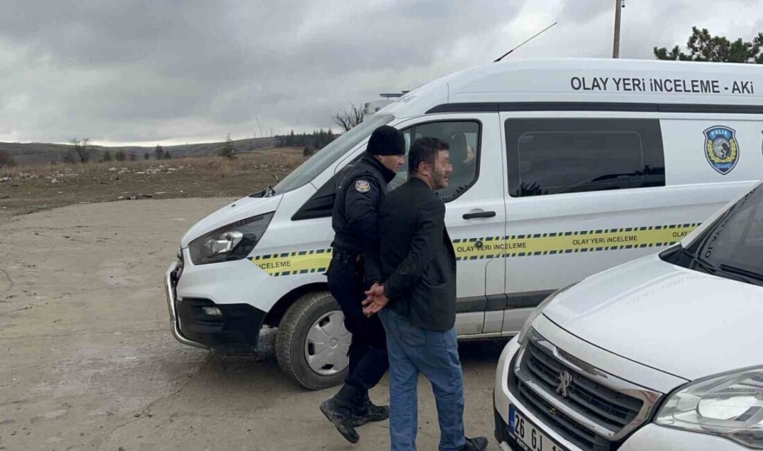 Eskişehir’de gazinoda çıkan kavgada 1 kişi silahla bacağından vurularak yaralandı.