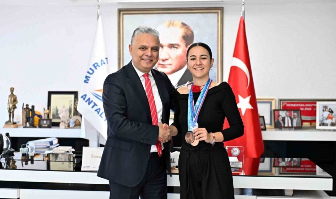 Avrupa 2’ncisi olan buz pateni sporcusu Selin Eren, Muratpaşa Belediye