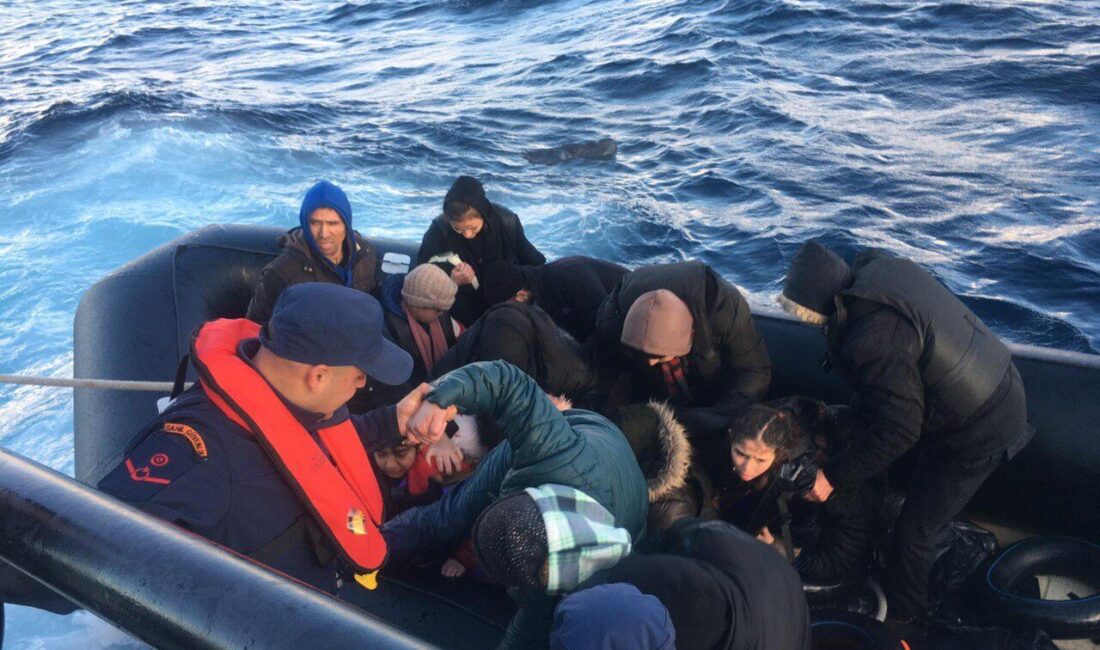 İZMİR (AA) – İzmir'in Seferihisar ve Karaburun ilçeleri açıklarında 76