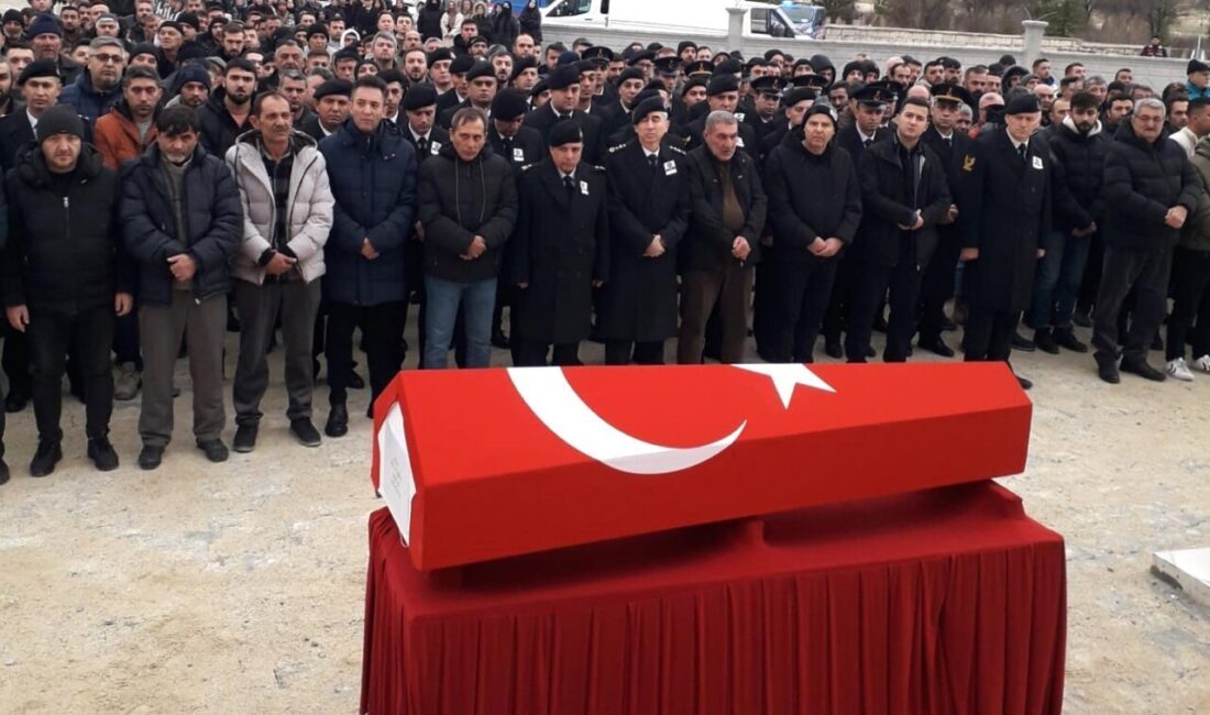 Manisa’nın Akhisar ilçesinde görev yapan ve tedavi gördüğü hastanede hayatını