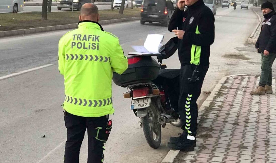 Konya’nın Ereğli ilçesinde yolun karşısına geçmeye çalışan kadına motosikletin çarpması