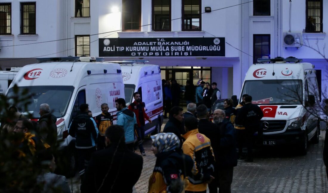 MUĞLA (AA) – Muğla'da ambulans helikopterin hastane binasına çarpıp düşmesi