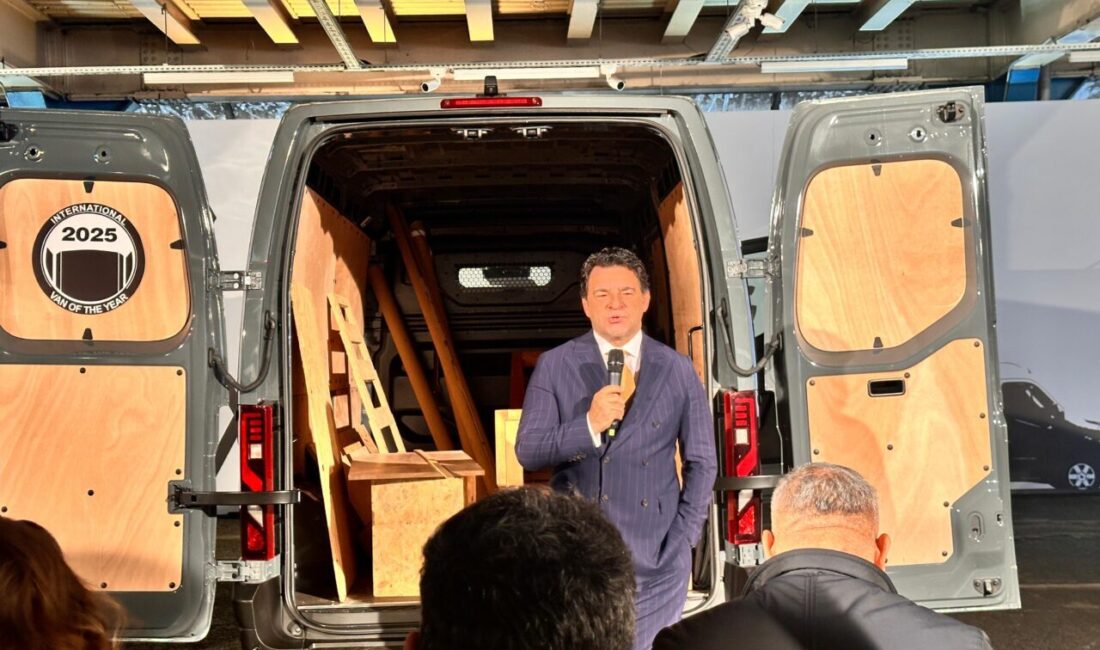 - Renault MAİS Genel Müdürü Çağdaş:
- "Yeni ticari ürün gamımızla
