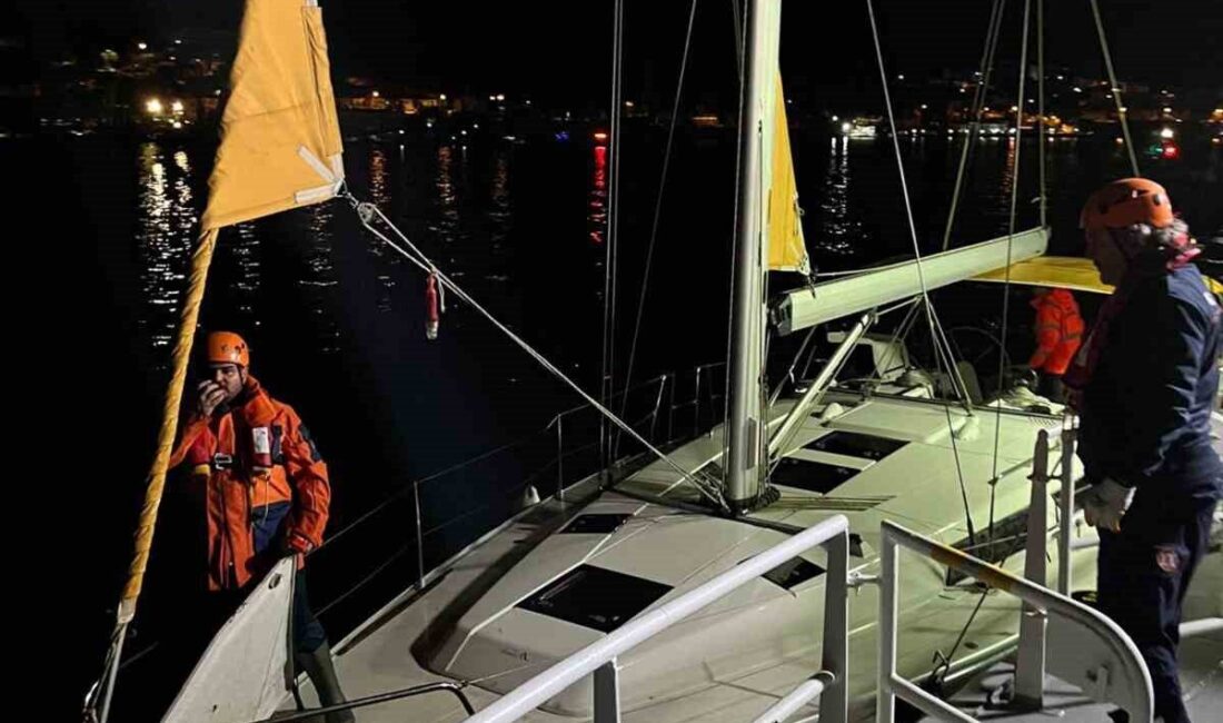 Muğla’nın Fethiye ilçesi açıklarında 15 metre boyundaki yelkenli tekne sürüklenirken