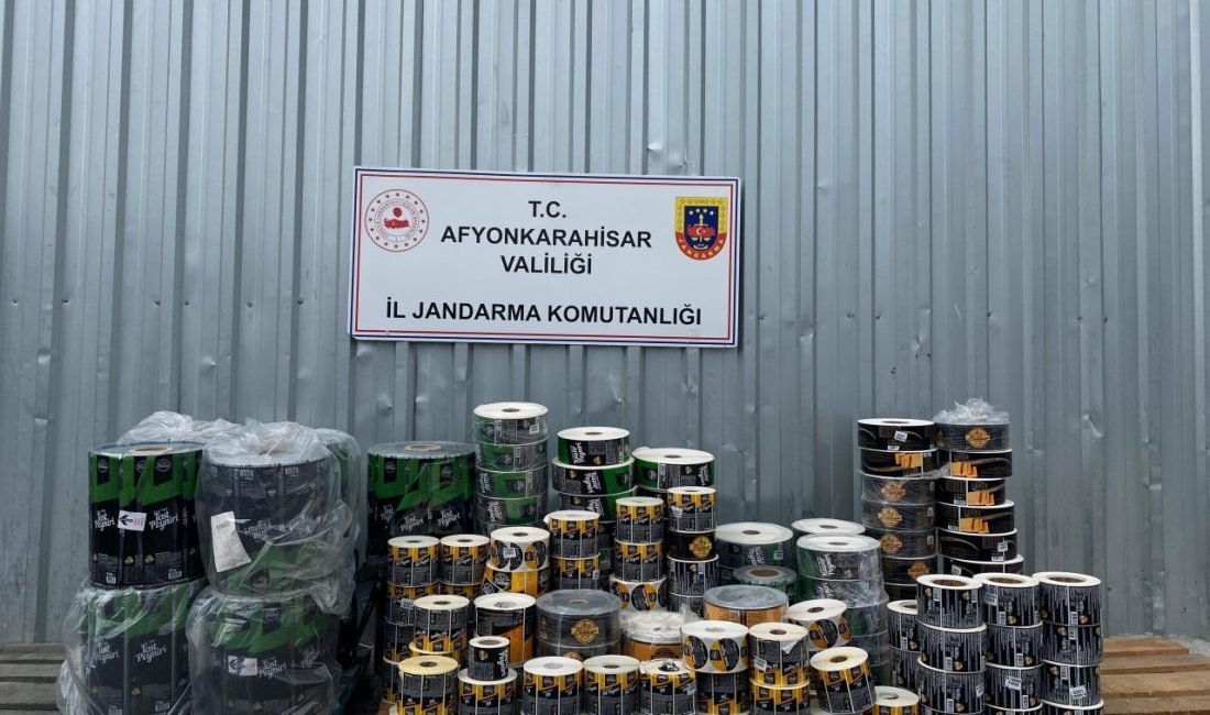 AFYONKARAHİSAR (AA) – Afyonkarahisar'ın Bolvadin ilçesinde 30 ton kaşar peyniri,
