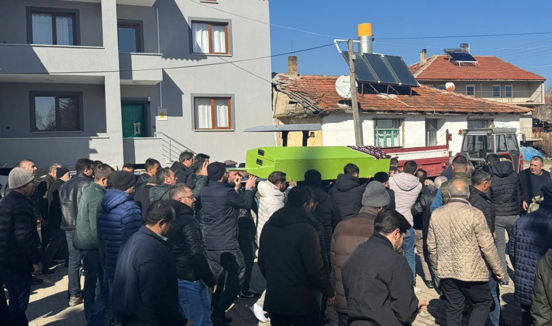 AFYONKARAHİSAR (AA) – Afyonkarahisar'da oğlu tarafından pompalı tüfekle öldürüldüğü iddia