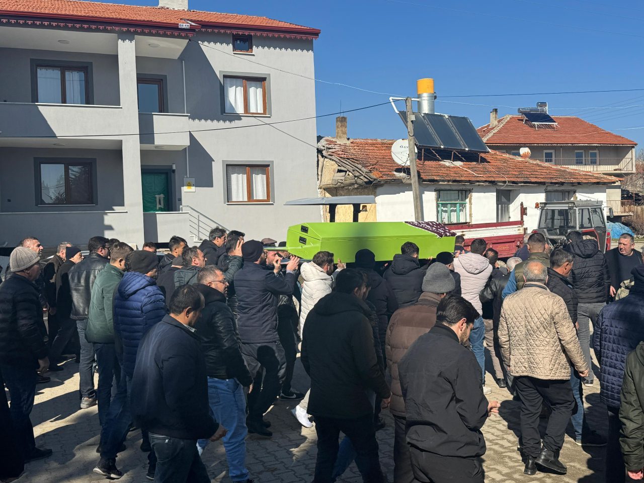 AFYONKARAHİSAR (AA) – Afyonkarahisar'da oğlu tarafından pompalı tüfekle öldürüldüğü iddia