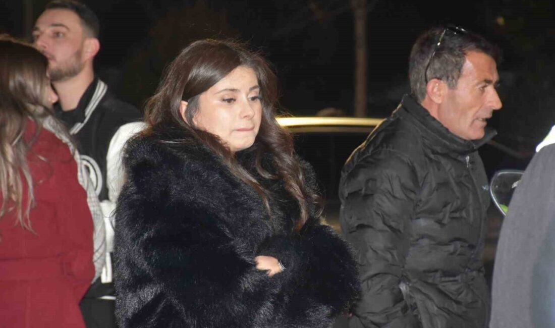 İzmir’in Konak ilçesinde yeni yılın ilk saatlerinde alkollü olarak araç