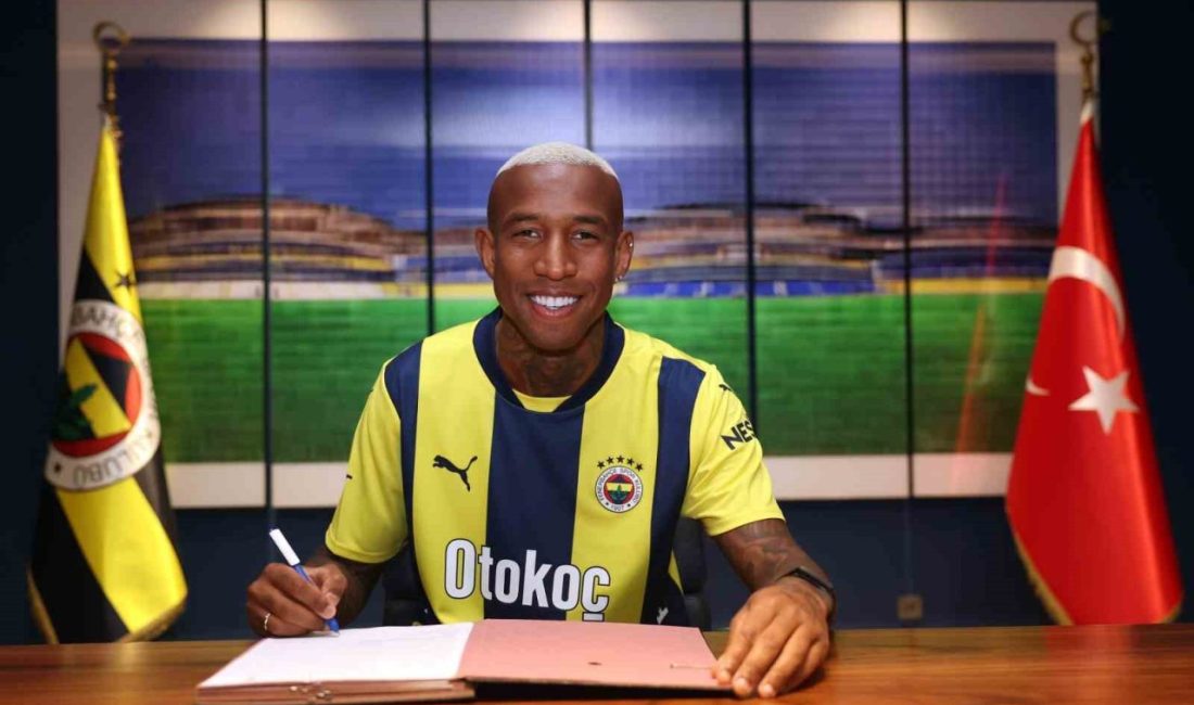 Fenerbahçe, Brezilyalı futbolcu Anderson Talisca ile 1,5 yıllık sözleşme imzaladı.