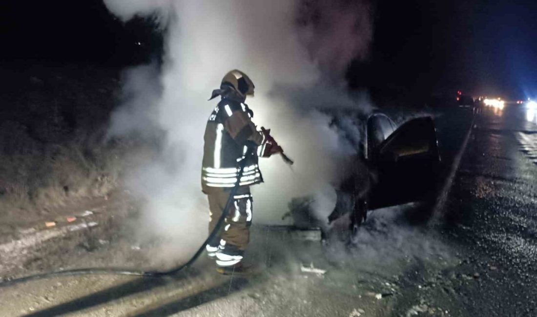 Ankara-Samsun yolunda seyir halindeki bir araç alev aldı. İtfaiye ekipleri