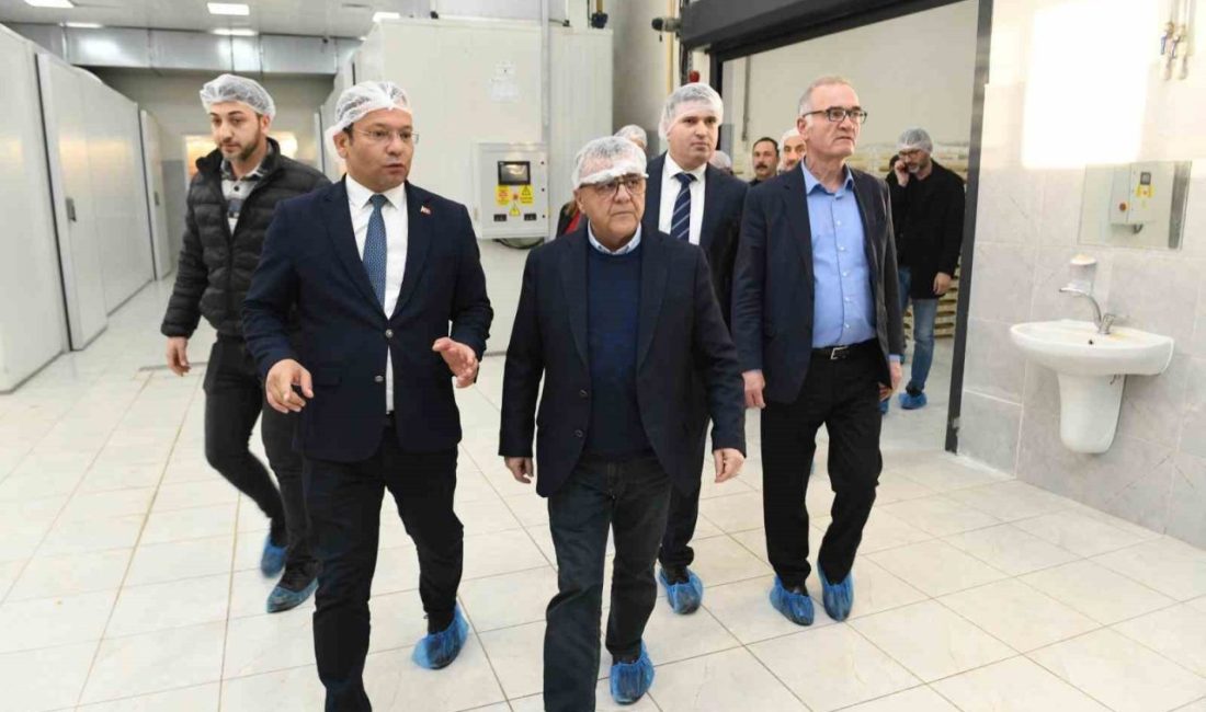 Altıeylül Belediye Başkanı Hakan Şehirli, Sındırgı ilçesine gerçekleştirdiği ziyaret kapsamında