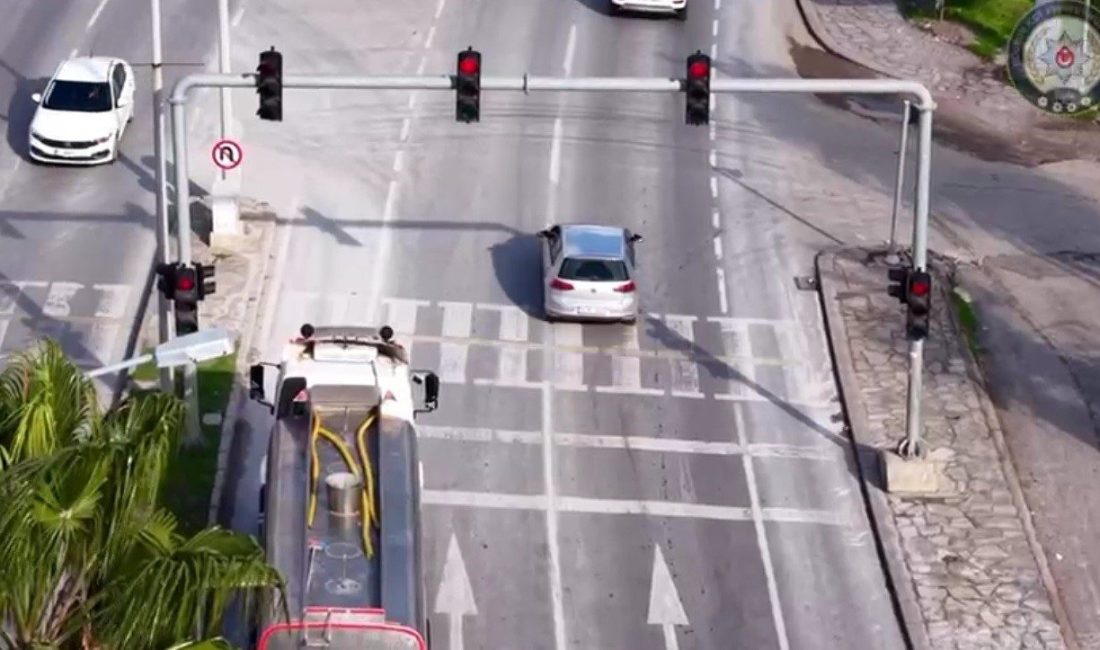 Muğla’nın Bodrum ilçesinde trafikte yaptıkları ihlalleri drone ile tespit edilen