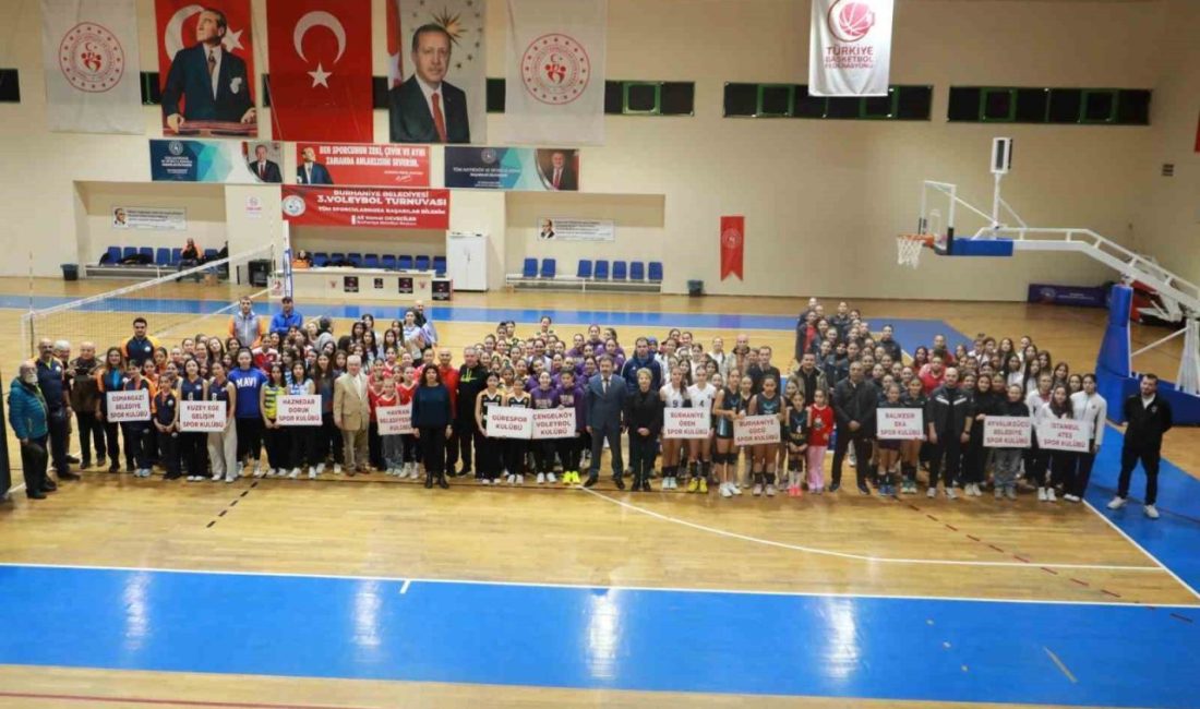 Burhaniye Belediyesi tarafından düzenlenen Midi ve Yıldız Kızlar Voleybol Turnuvası,