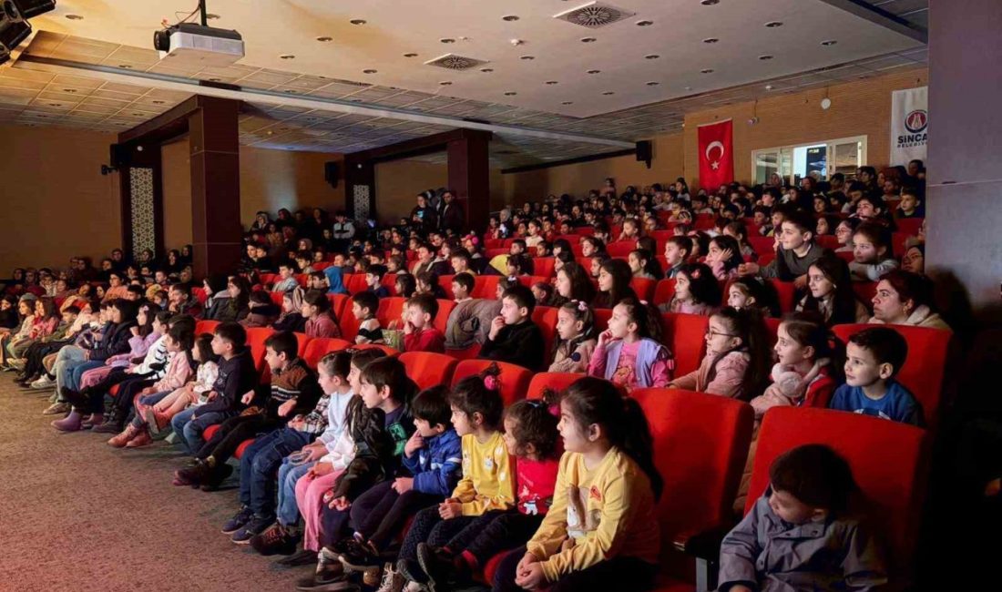 Sincan Belediyesi’nin çocukların hem eğlenceli hem de kültür sanatla iç
