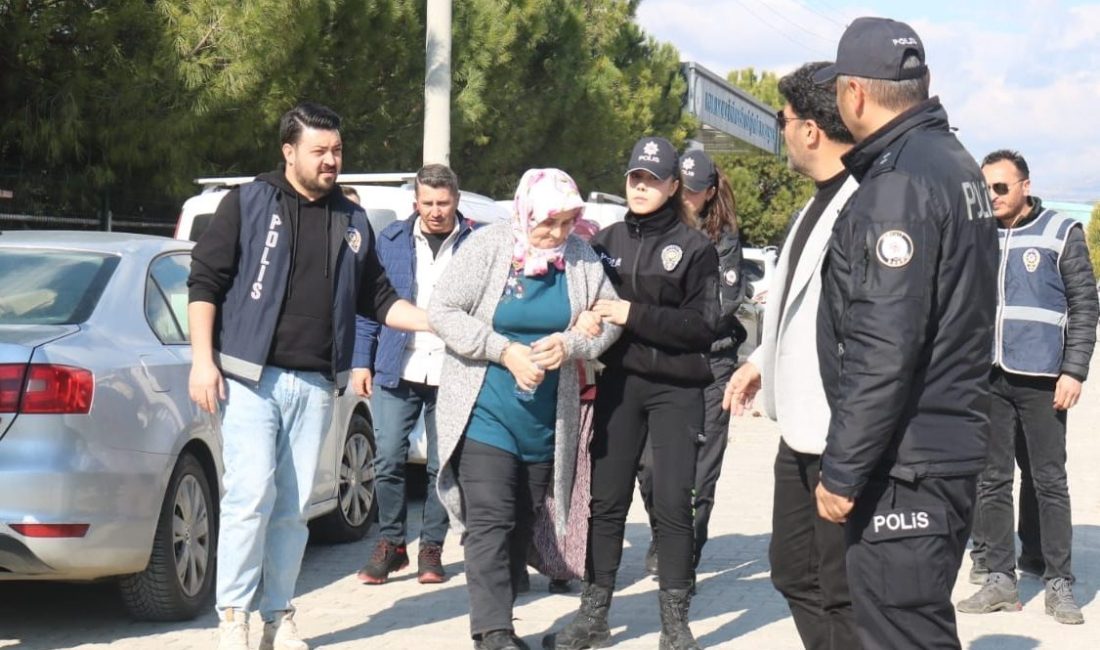 DENİZLİ (AA) – Denizli'nin Çivril ilçesinde, komşusunun bahçesinde çuval içerisinde