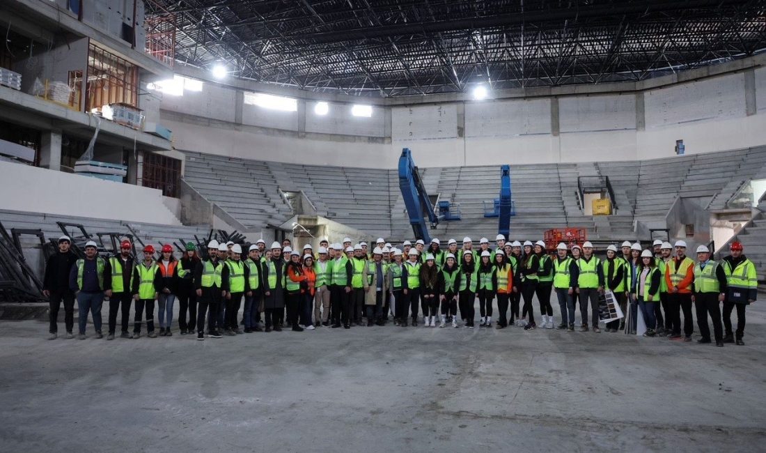 Eczacıbaşı Spor Kulübü’nün yeni spor salonunun inşaatı tüm hızıyla devam
