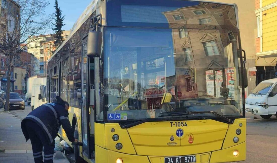 İSTANBUL(İHA) – Esenler’de seyir halindeki bir İETT otobüsüne havalı tabanca