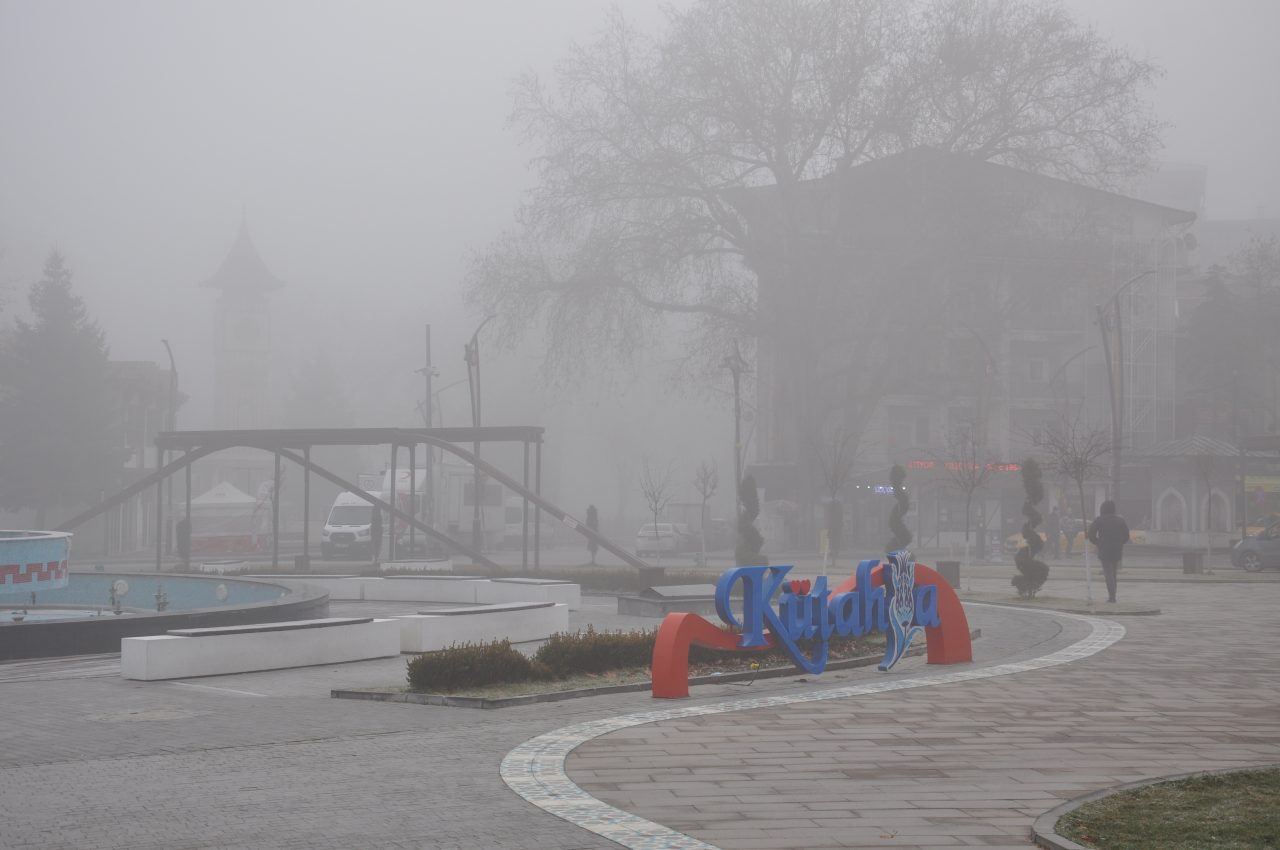 ESKİŞEHİR (AA) – Eskişehir ve Kütahya'da kent merkezinin bazı noktaları