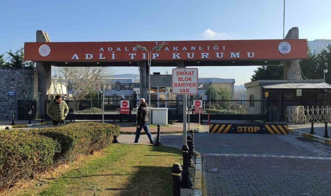 İstanbul Eyüpsultan’da İETT otobüsü ile kafa kafaya çarpışan araçta hayatını