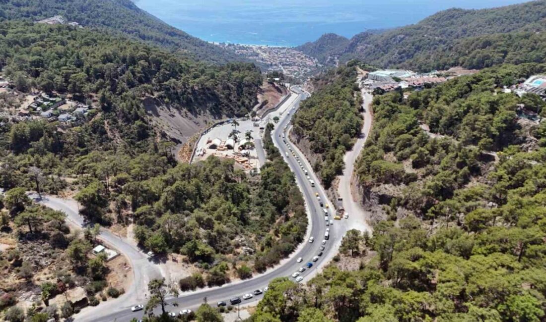 Muğla Büyükşehir Belediyesi, 13 ilçede yürüttüğü altyapı ve üstyapı çalışmalarını