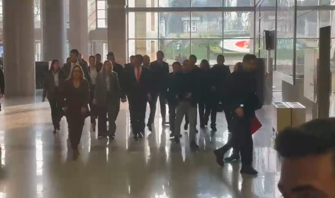 İstanbul Büyükşehir Belediye Başkanı Ekrem İmamoğlu, hakkında başlatılan 2 ayrı