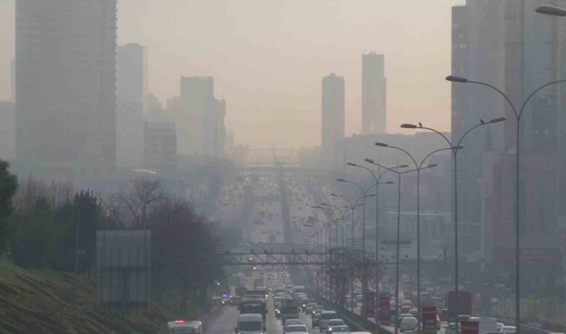 İstanbul’da hava kirliliğinin yüksek seviyelere ulaşması nedeniyle sabah ve akşam