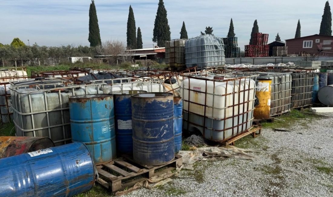 İZMİR (AA) – İzmir'in Torbalı ilçesinde 250 ton kaçak akaryakıt