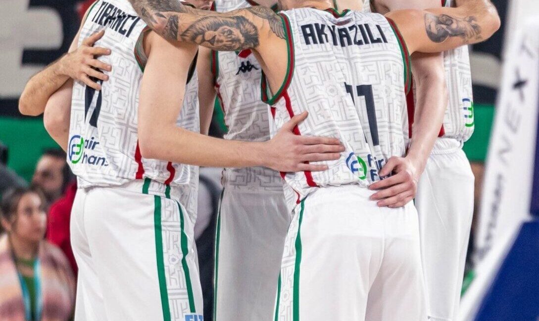 Karşıyaka, Basketbol Süper Ligi’nin 13. hafta mücadelesinde Fenerbahçe Beko’ya 101-90
