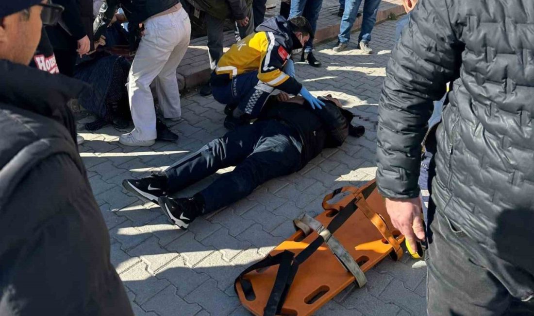 Konya’nın Akşehir ilçesinde otomobil ile motosikletin çarpıştığı kazada 2 kişi