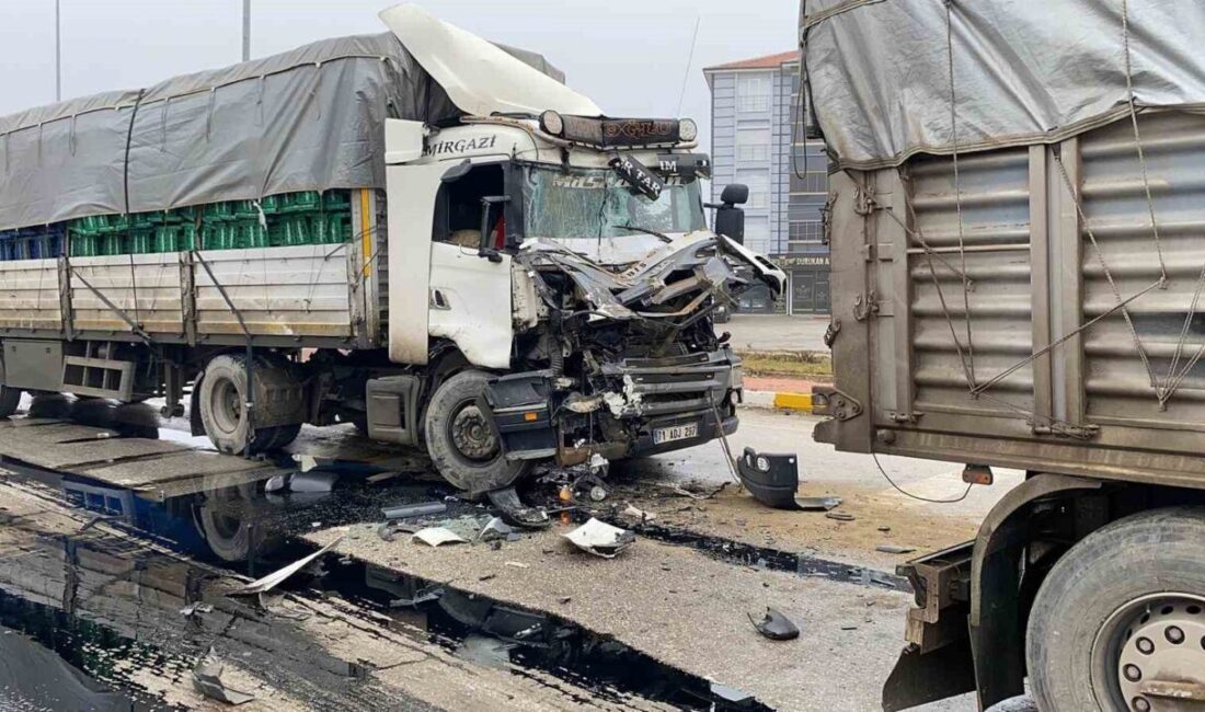 Konya’nın Kulu ilçesinde üç tırın karıştığı trafik kazasında 1 kişi