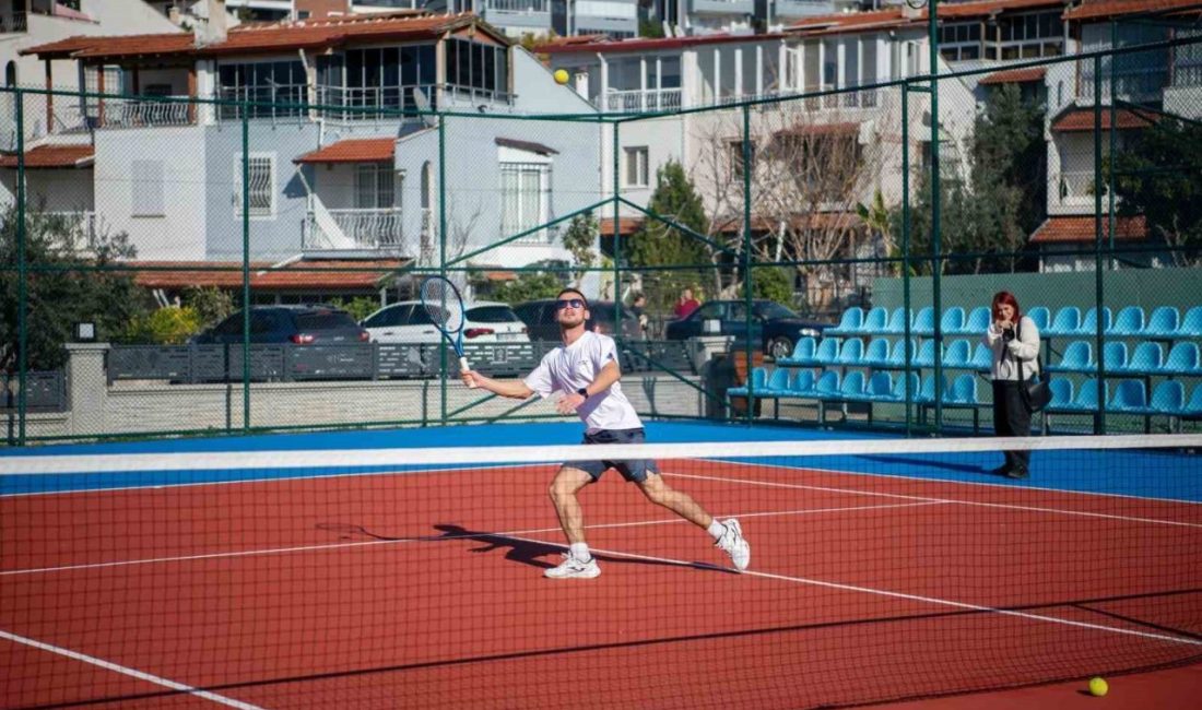 Kuşadası Belediyesi tarafından yapımı tamamlanan Kuşadası Tenis Kulübü, kapılarını açtı.