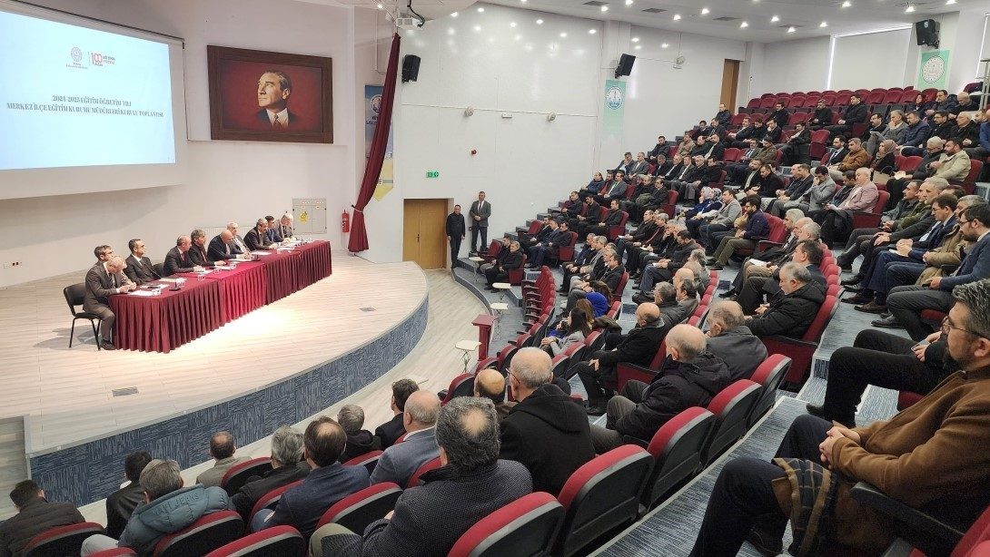Kütahya İl Milli Eğitim Müdürü Mustafa Yılmaz, eğitimde kaliteyi artırmak