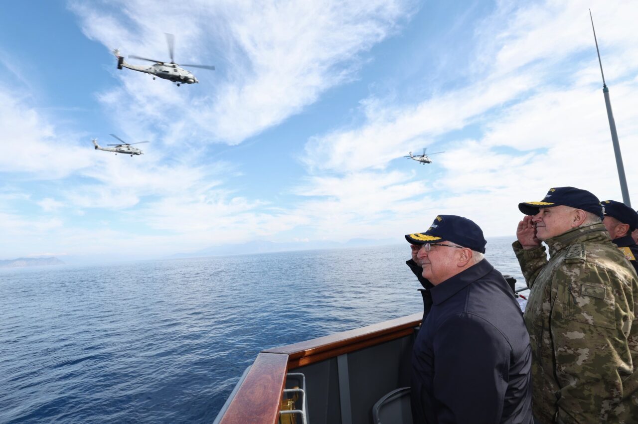 - Tatbikatın öğleden sonraki safhasında Bayraktar TB-2 SİHA'dan yapılan atışla