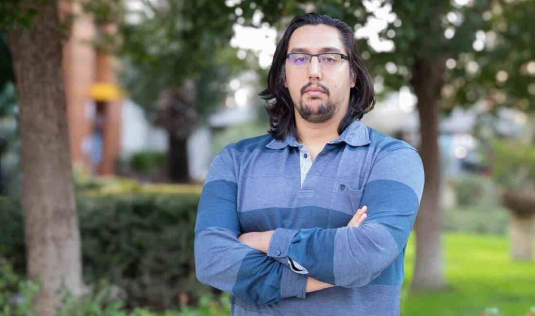 Yaşar Üniversitesi Bilgisayar Mühendisliği doktora öğrencisi Caner Kıvanç Hekimoğlu, modada