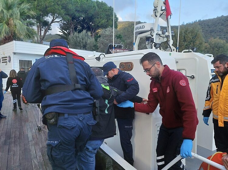 MUĞLA (AA) – Muğla'nın Bodrum ve Marmaris ilçeleri açıklarında ticari
