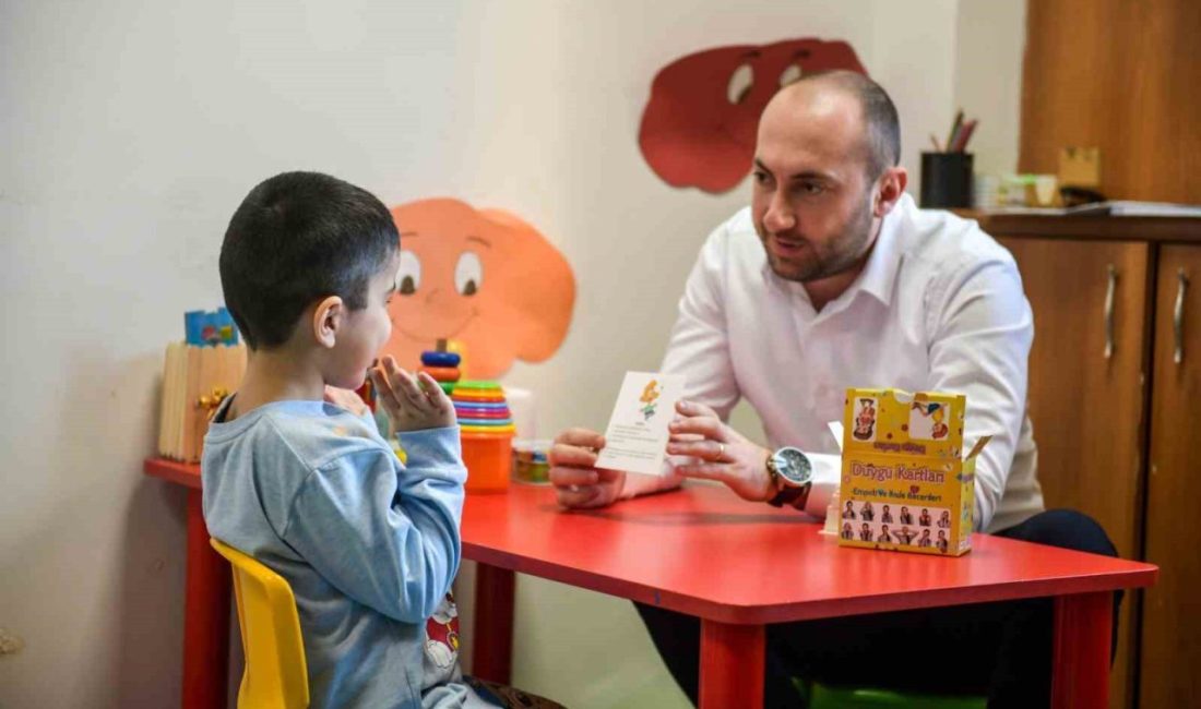 Esenyurt’ta yaşayan 5 yaşındaki Talat Tuncil, yaşadığı kekemelik problemini aldığı